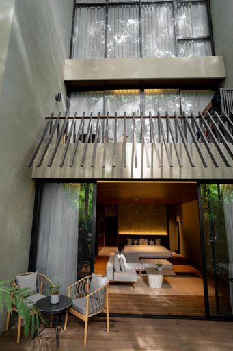 Exterior 6