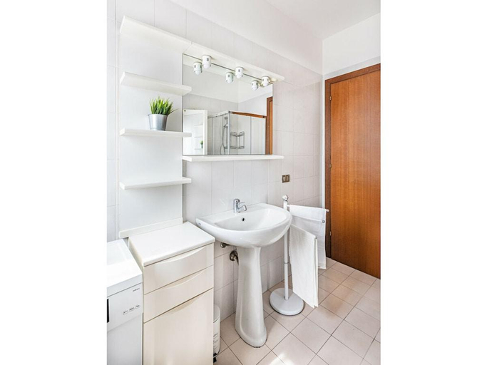 Others 3, Le Primule F6 Comfortable holiday residence, Brescia