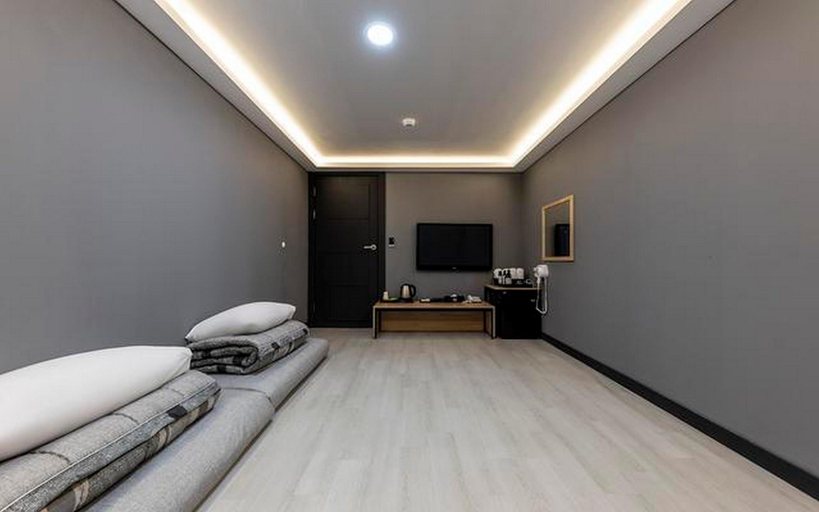 Bedroom 2, Incheon Yonghyeondong Number 25, Nam