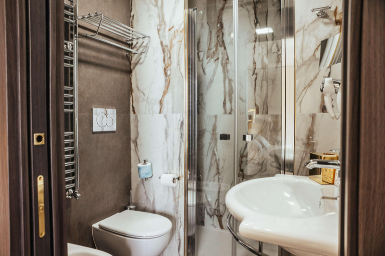 Bathroom 4, Mövenpick Hotel Bari, Bari