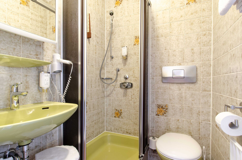 Bathroom 3, Kurgarten Hotel, Ortenaukreis