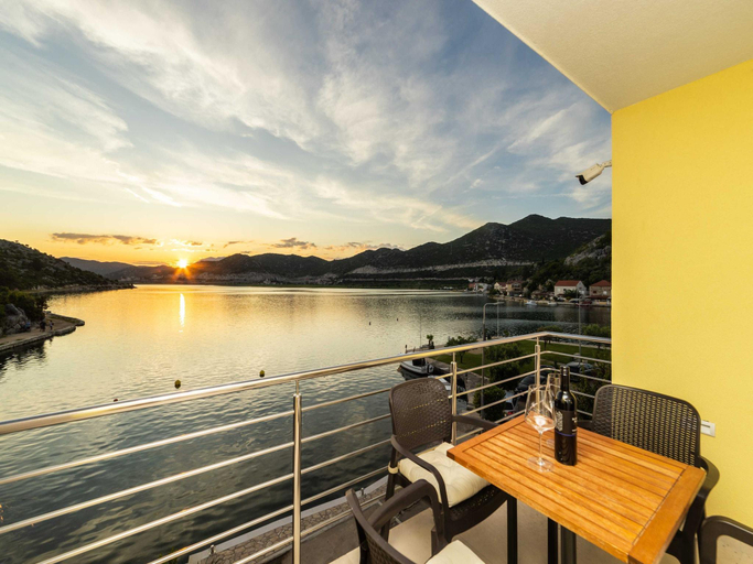 Others 5, Apartments Ema-Comfort Two Bedroom Apartment with Sea View  Fancy, Ploče