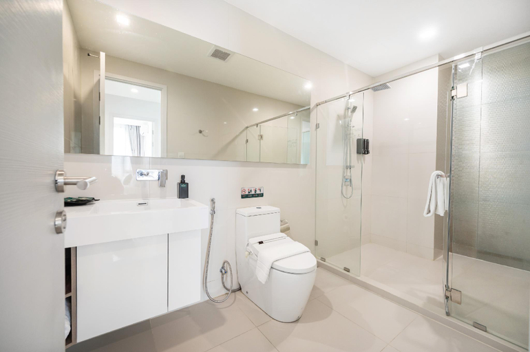 Bathroom 8