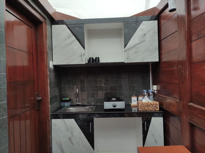 Dining Room 10
