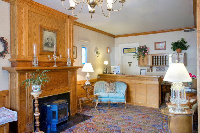 Public Area 2, Americas Best Value Inn & Suites Royal Carriage, Tuolumne