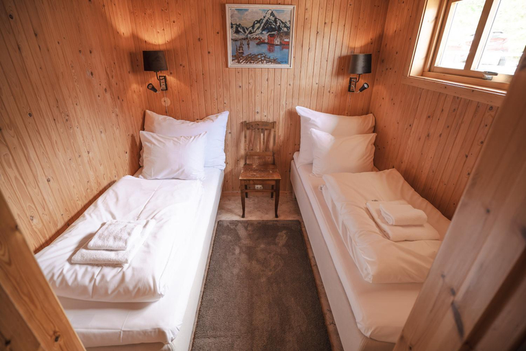 Bedroom 3, Rostad Retro Rorbuer, Moskenes