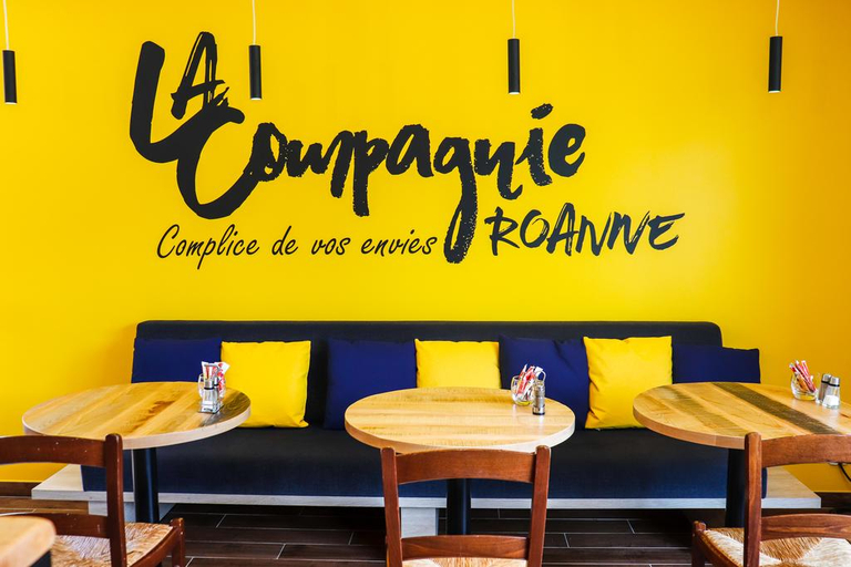 Public Area 2, Kyriad Direct Roanne, Loire