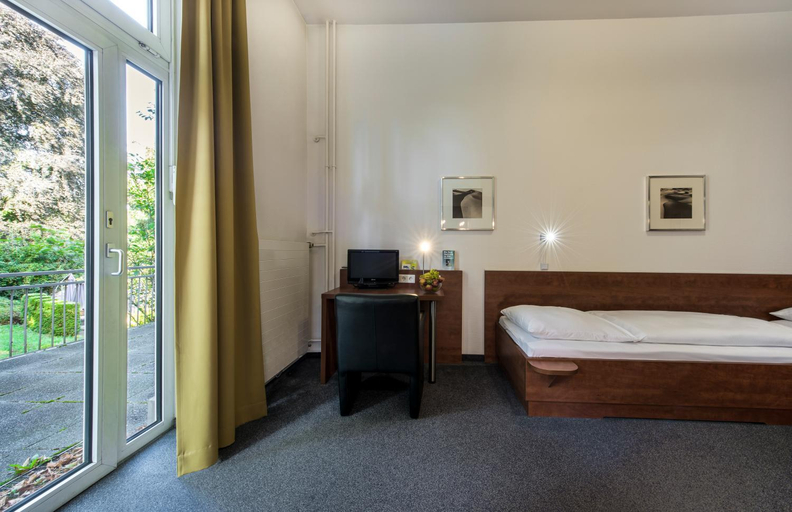 Bedroom 3, CJD Bonn Castell, Bonn