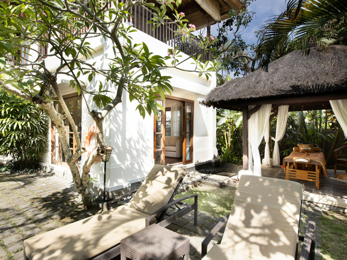 Exterior 11