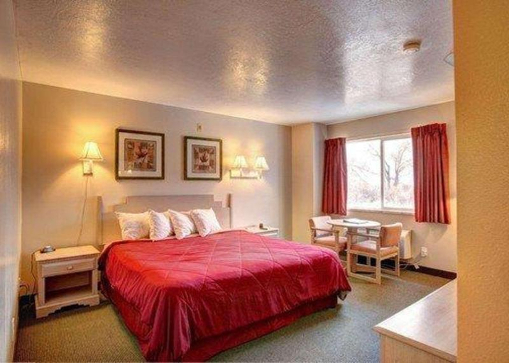 Bedroom 4, Cathedral Valley Inn, Wayne