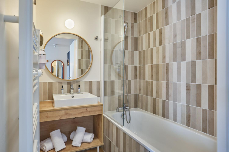 Bathroom 5, Residence Odalys L'Oree du Parc, Charente-Maritime