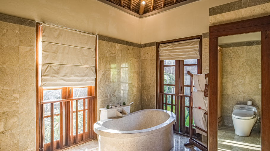 Bathroom 13