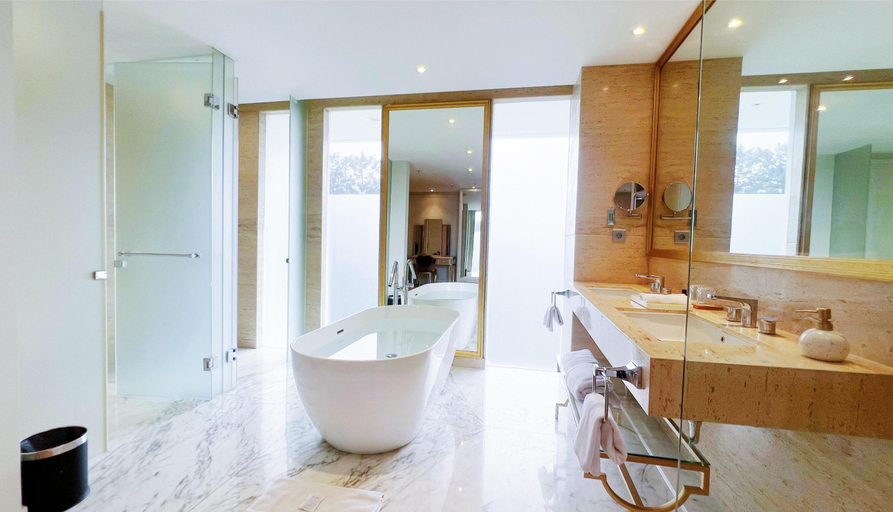 bathroom 18