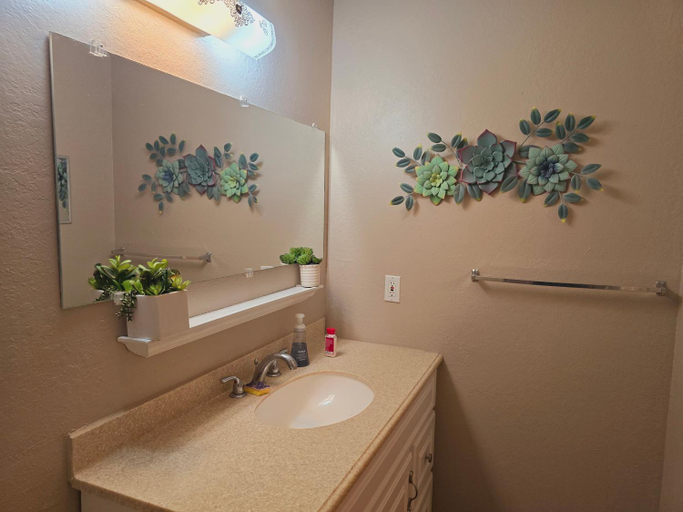 Others 5, Mountain View Condo with Pool, Pima