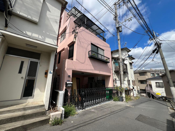 Others 3, EV-Akabane House, Kita