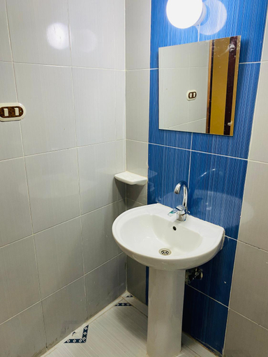 Bathroom, Semiramis Hotel New Royal Palace Marsa Matrouh, Marsa Matruh