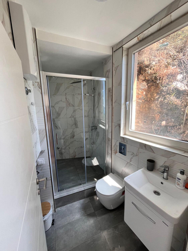 Others 3, Apartmani Ribar