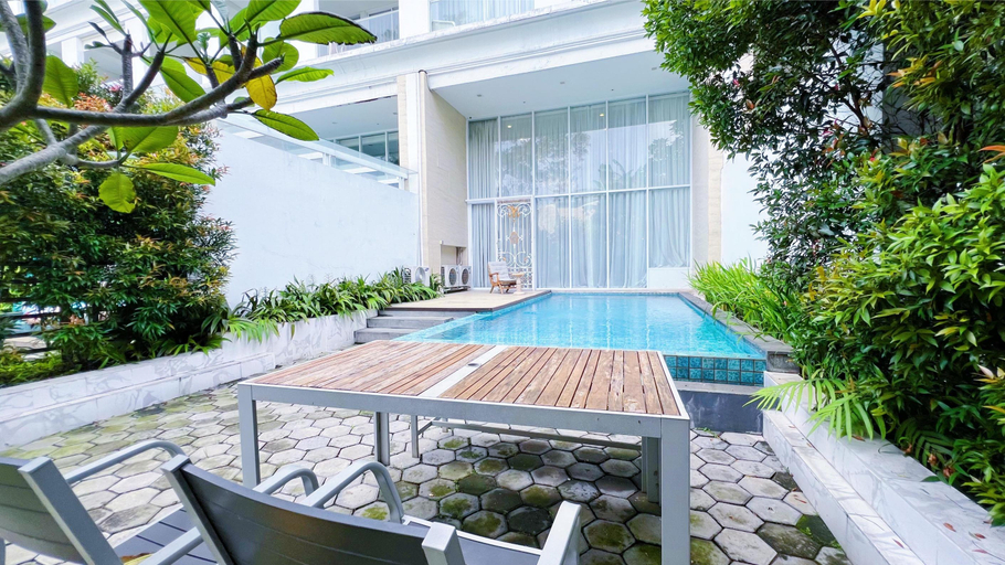 Swimming Pool 6