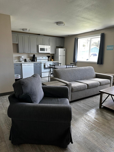 Others 5, Coastal Inn & Suites, Pacific