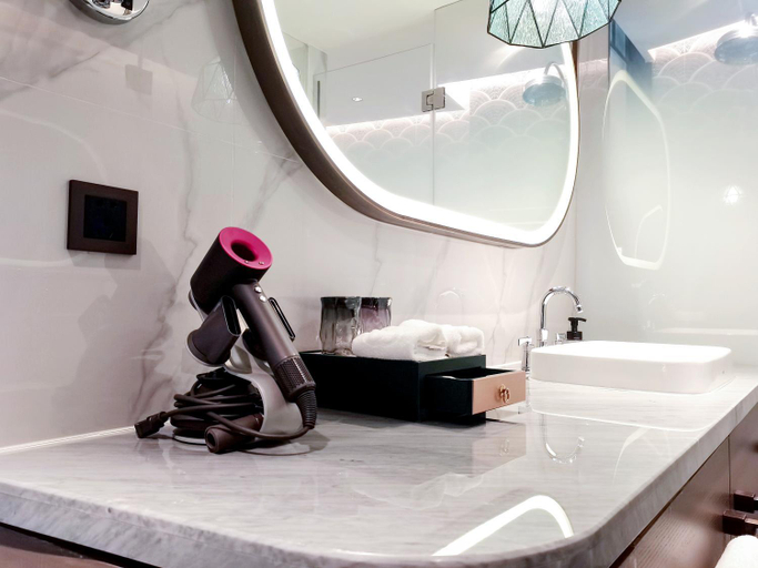 Bathroom 5, Shanghai Hotel, Shenzhen