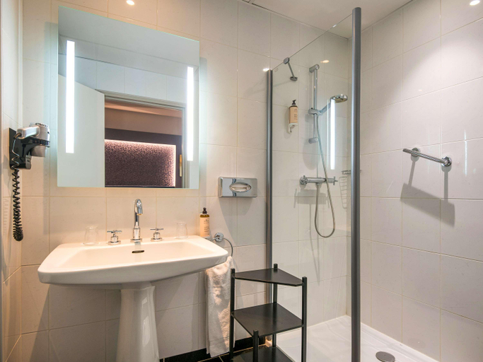 Bathroom, Hôtel Mercure Rodez Cathédrale, Aveyron