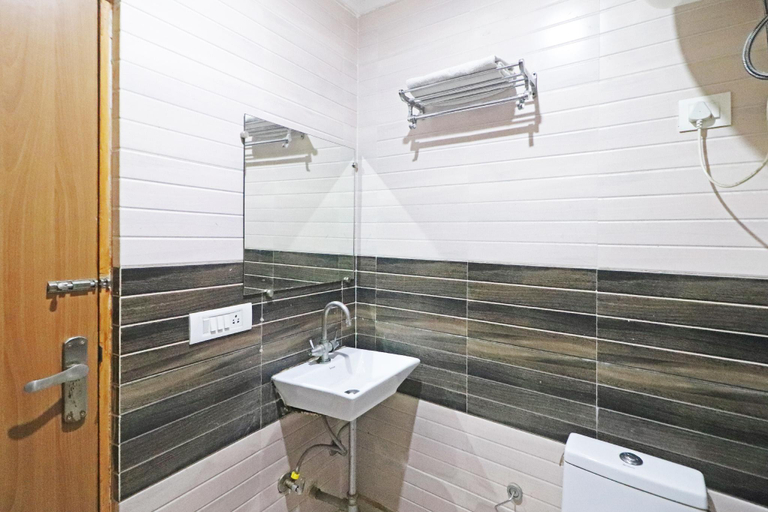 Bathroom 18