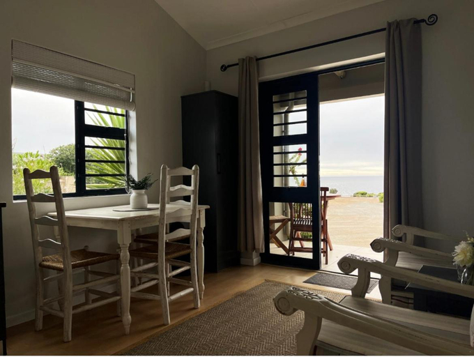 Others 5, Accommodation @Sea Trader, West Coast