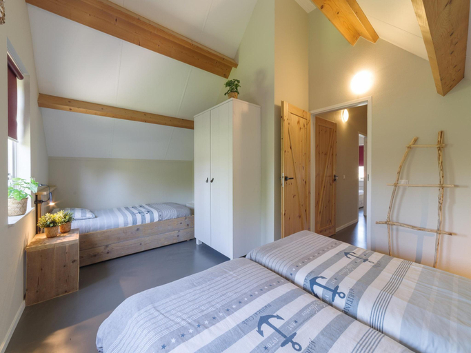 Others 5, Holiday Home in Zeeland with Spacious Garden, Kapelle