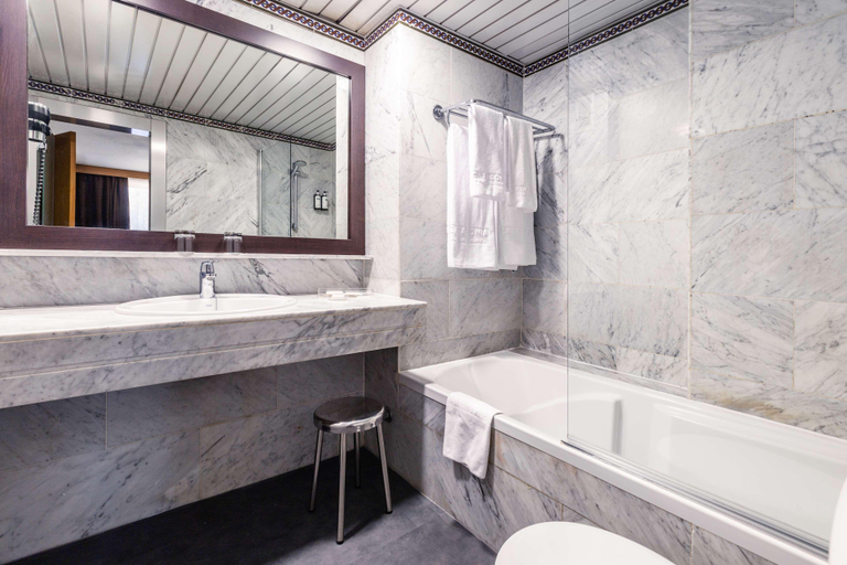 Bathroom 4, Catalonia Oro Negro, Santa Cruz de Tenerife