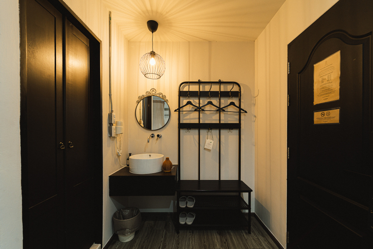 Bathroom 4