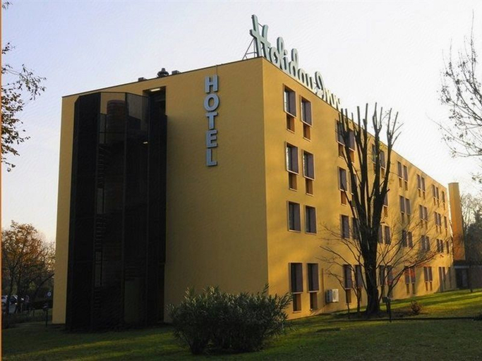 Exterior & Views 2, Belstay Milano Linate, Milano