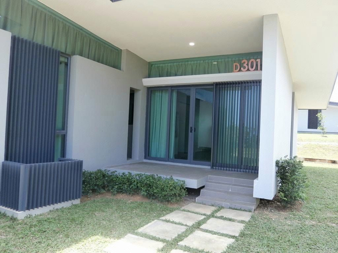 Exterior & Views 2, Samalaju Resort Hotel , Bintulu