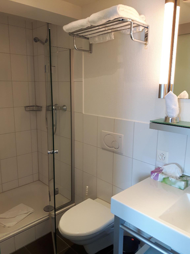 Bathroom 10