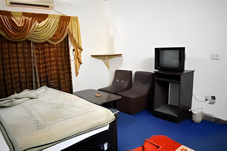 Bedroom 3, Lords Hotel Gujranwala, Gujranwala