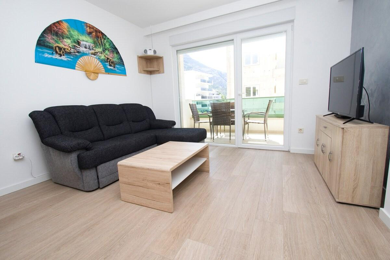 Others 4, Brand New Apt Vano, Makarska