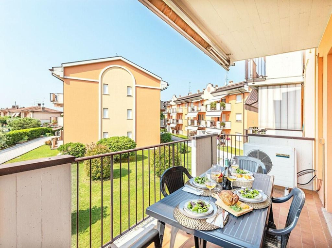 Others 4, Le Primule F6 Comfortable holiday residence, Brescia