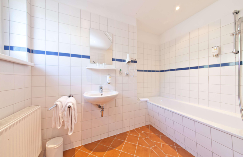 Bathroom 4, Hotel Aldea Berlin Centrum, Berlin