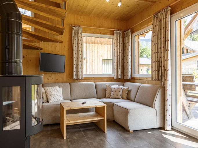 Others 4, Tasteful chalet near ski slope, Murau