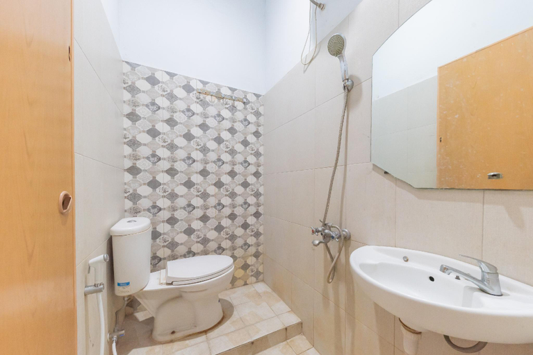 Bathroom 4