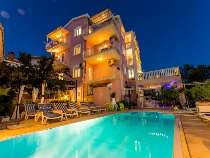 Sport & Beauty 2, Villa Stil - Two Bedroom Apartment with Balcony and Sea View 203 President, Okrug