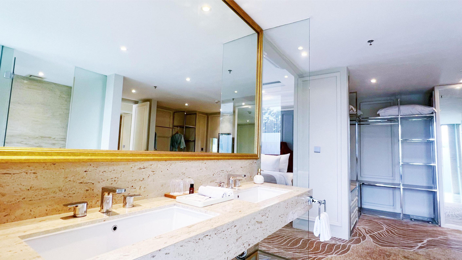 bathroom 7
