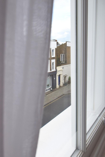 Others 5, B Comfort Apartments, London