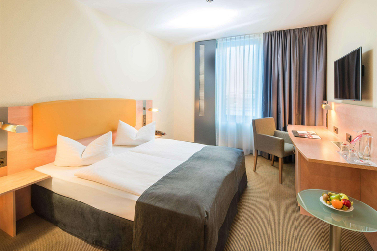 Bedroom 2, IntercityHotel Hamburg Hauptbahnhof, Hamburg