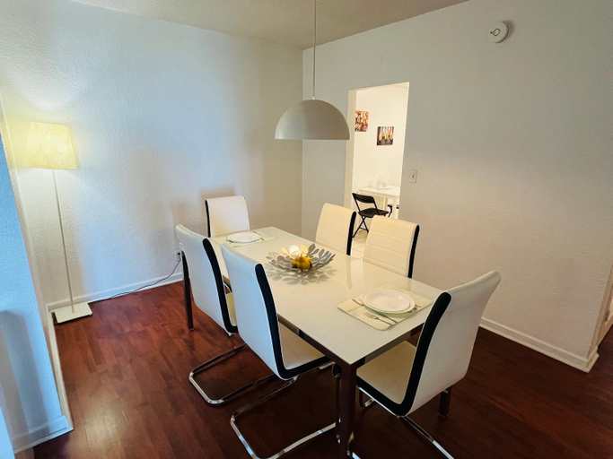 Dining Room 16