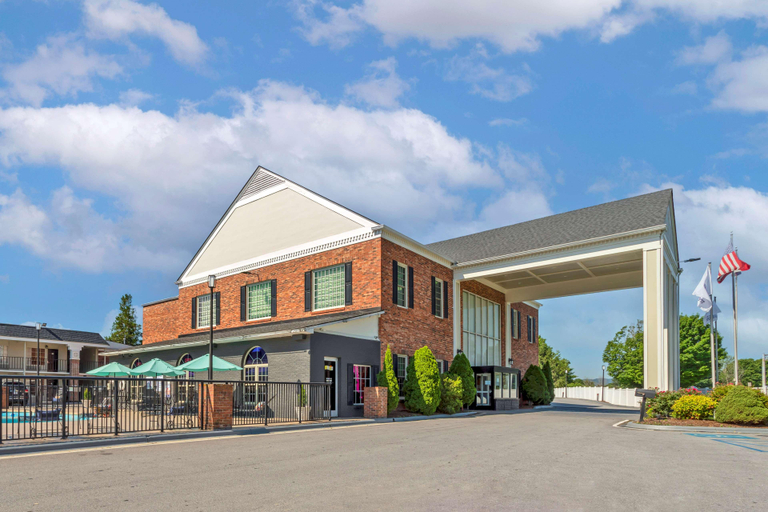Exterior & Views 2, Best Western Hendersonville Inn, Henderson