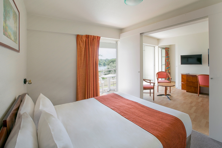 Bedroom 3, Best Western Sourceo, Landes