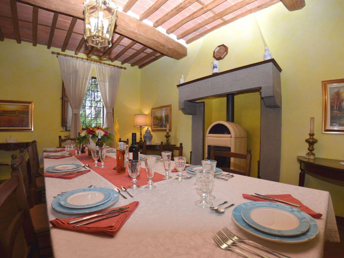 Food & Drinks 5, Villa in Uzzano with Private Pool Garden, Pistoia