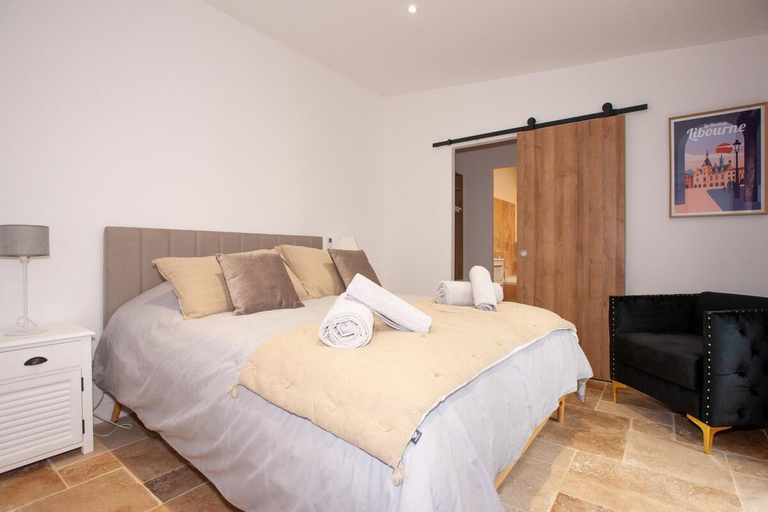 Bedroom 2, Les tropeziennes de Libourne - Luxurious T3, Gironde
