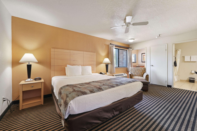 Bedroom 4, Best Western Plus Executive Inn & Suites, San Joaquin