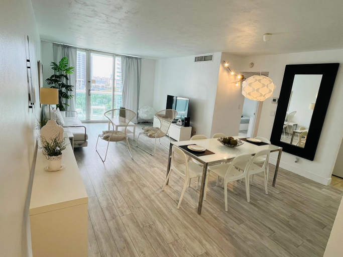 Dining Room 9